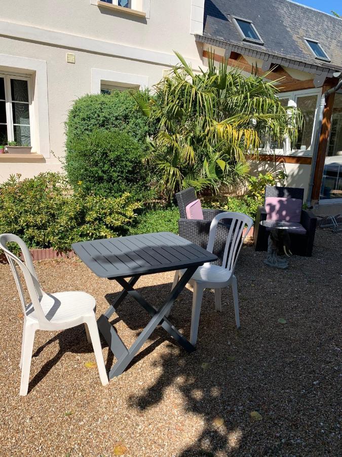 Le Petit Manoir Bed and Breakfast Farceaux Εξωτερικό φωτογραφία